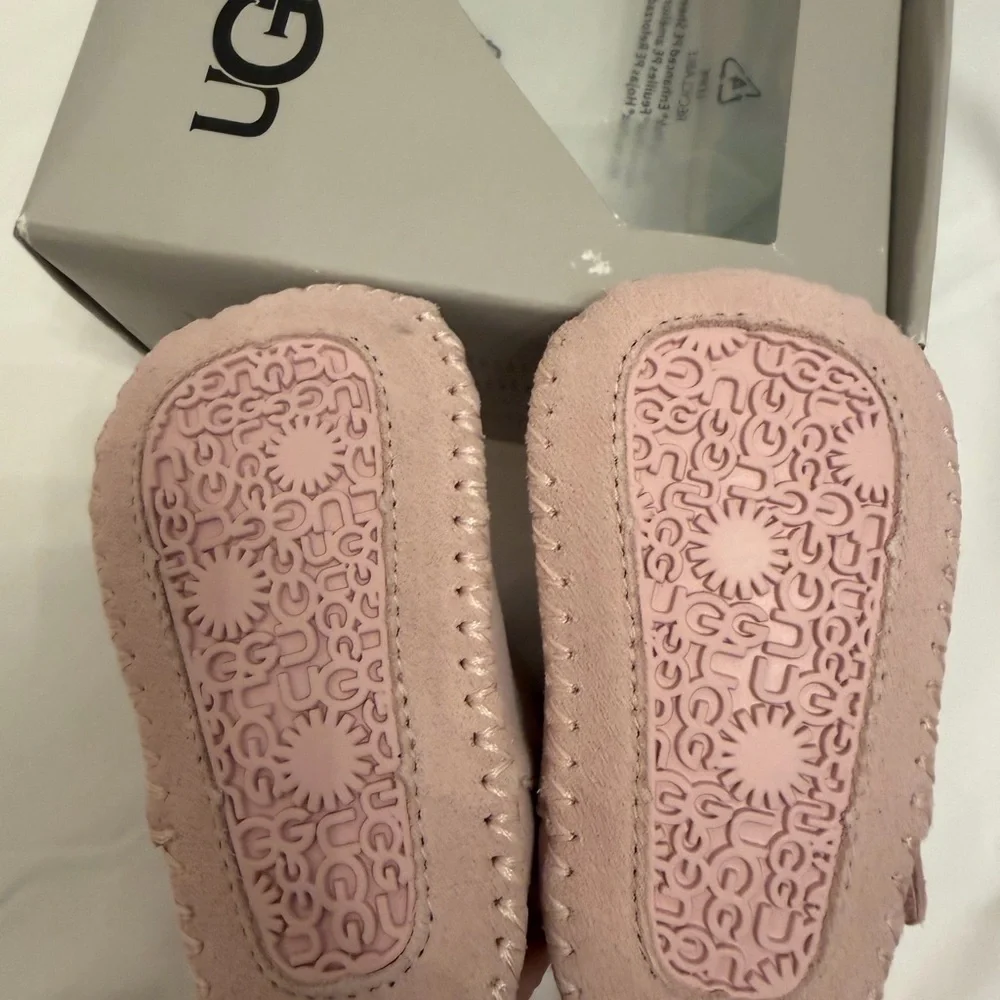 UGG Soft Pink Infant Booties 0-6 M - Picture 6 of 9